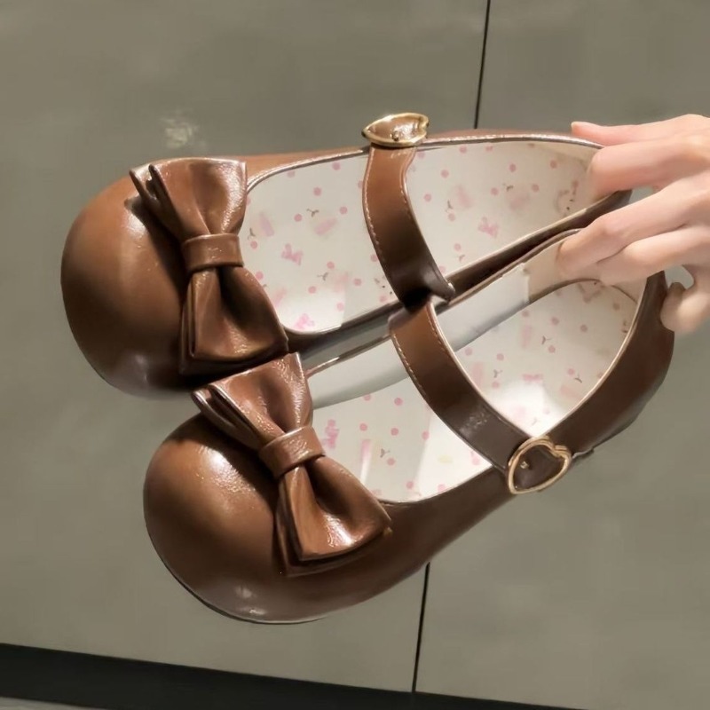 حذاء نسائي كلاسيكي بتصميم لولي - مراجعة Leather Classic Strap وسعره